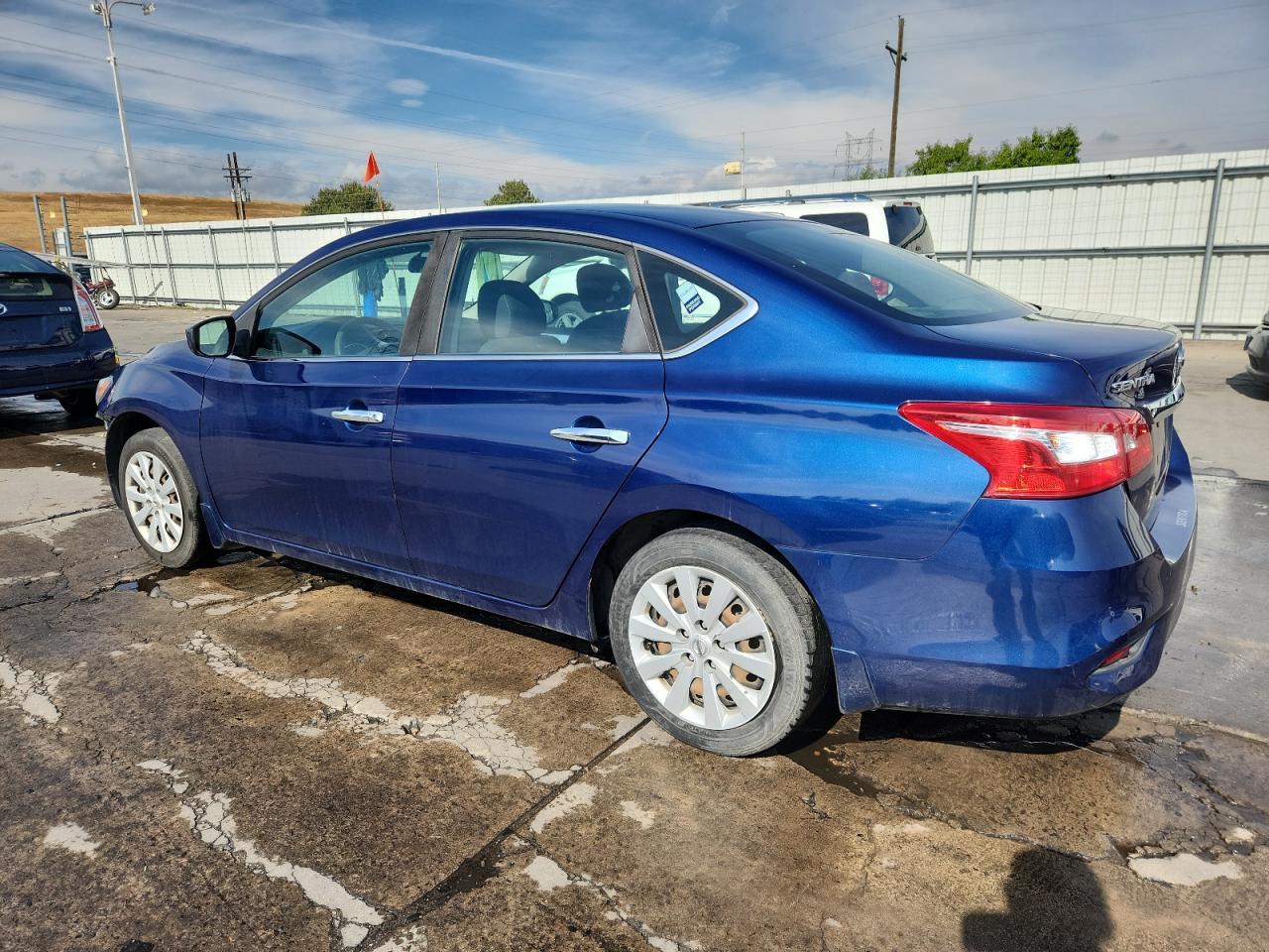 2017 Nissan Sentra S - Фото 2