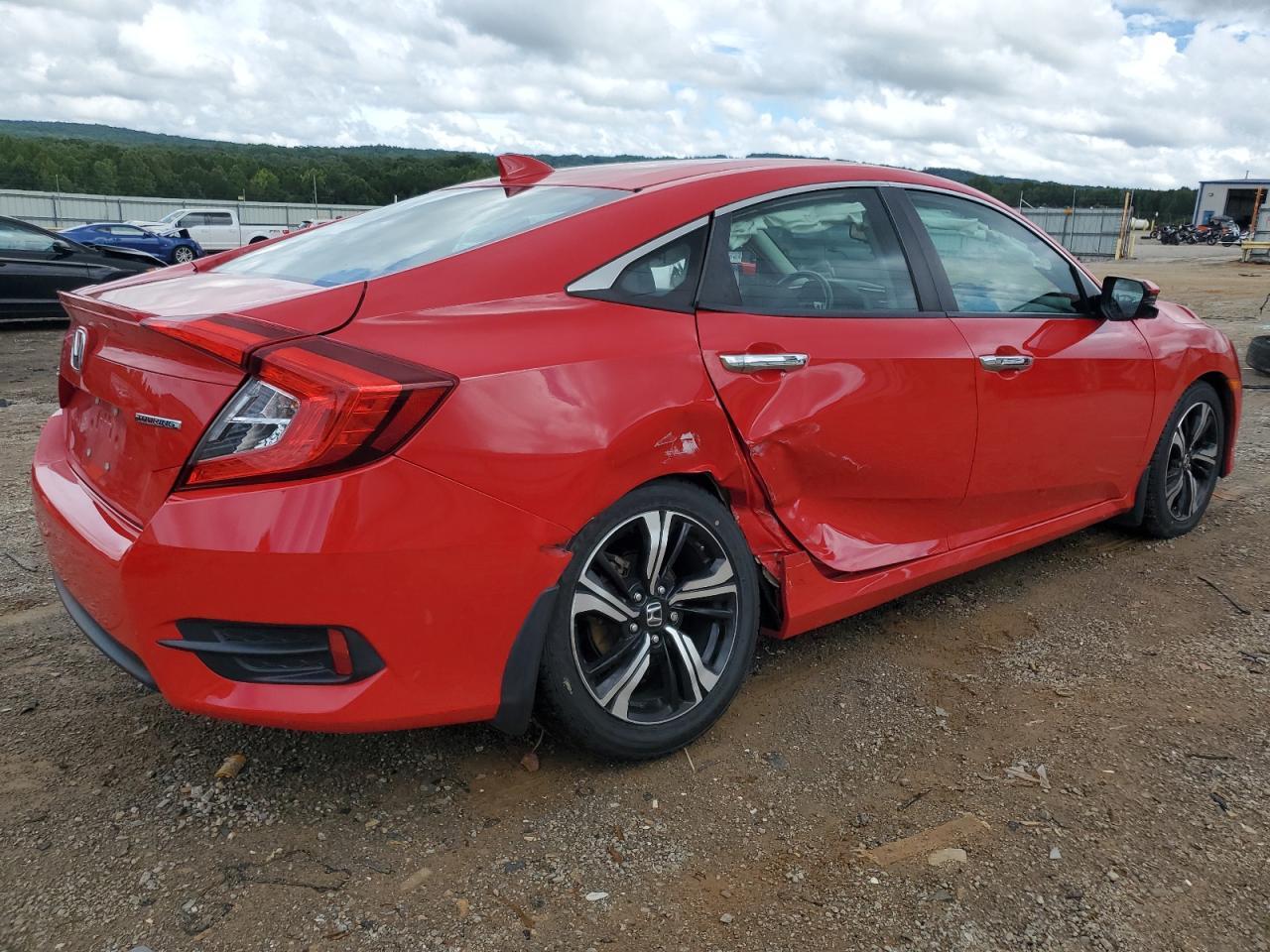 2017 Honda Civic Touring - Image 3