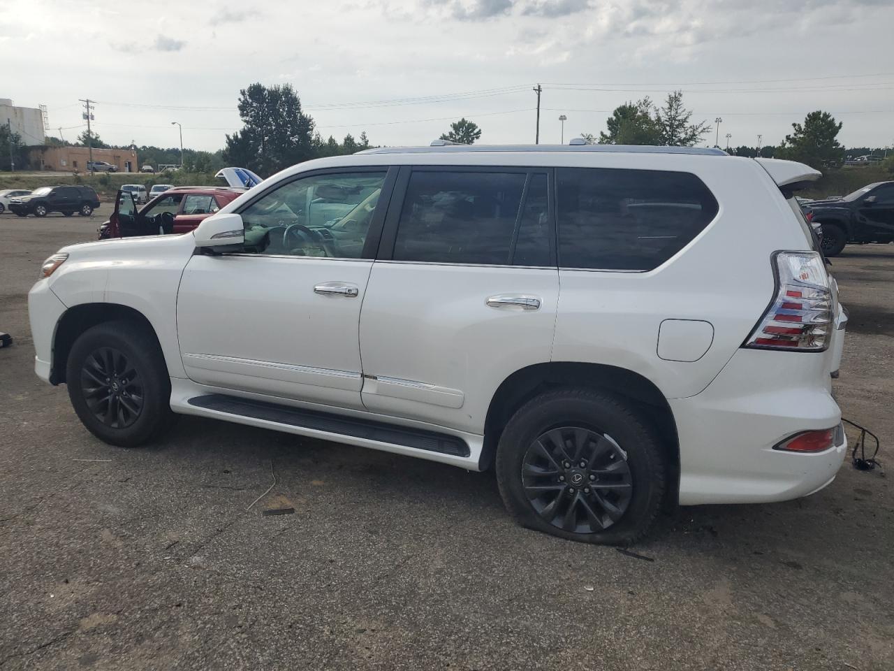 2017 Lexus Gx 460 - Image 2