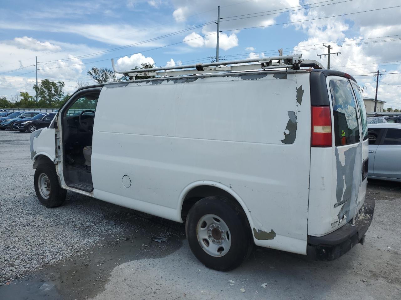 2006 Chevrolet Express G2500 - Image 2