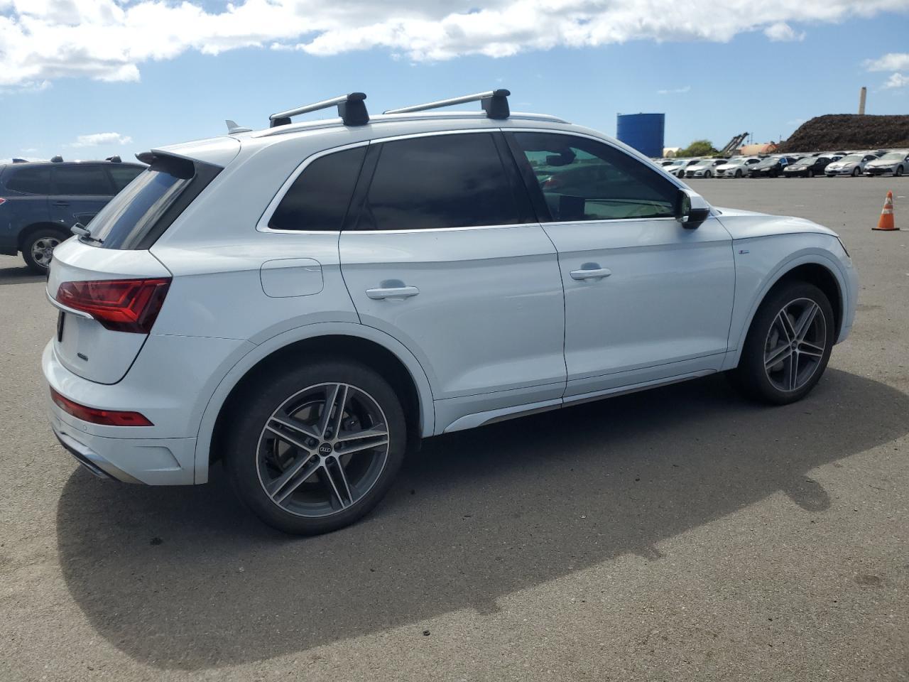 2021 Audi Q5 E Premium - Image 3