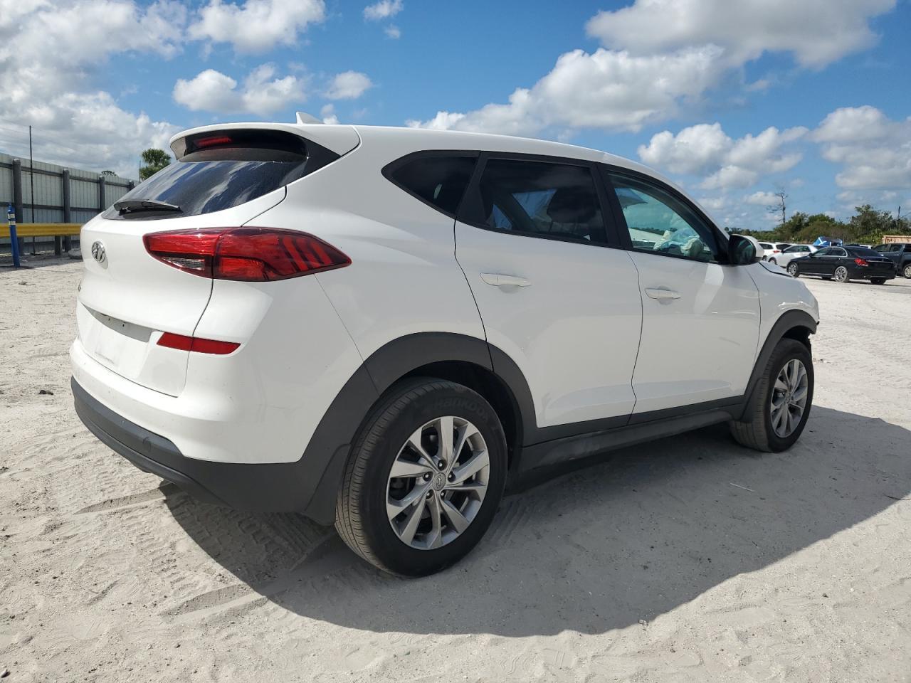 2020 Hyundai Tucson Se - Image 3