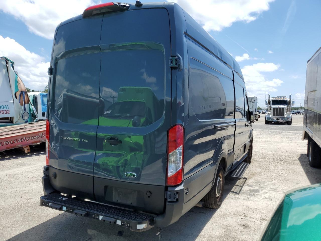 2020 Ford Transit T-250 - Фото 3