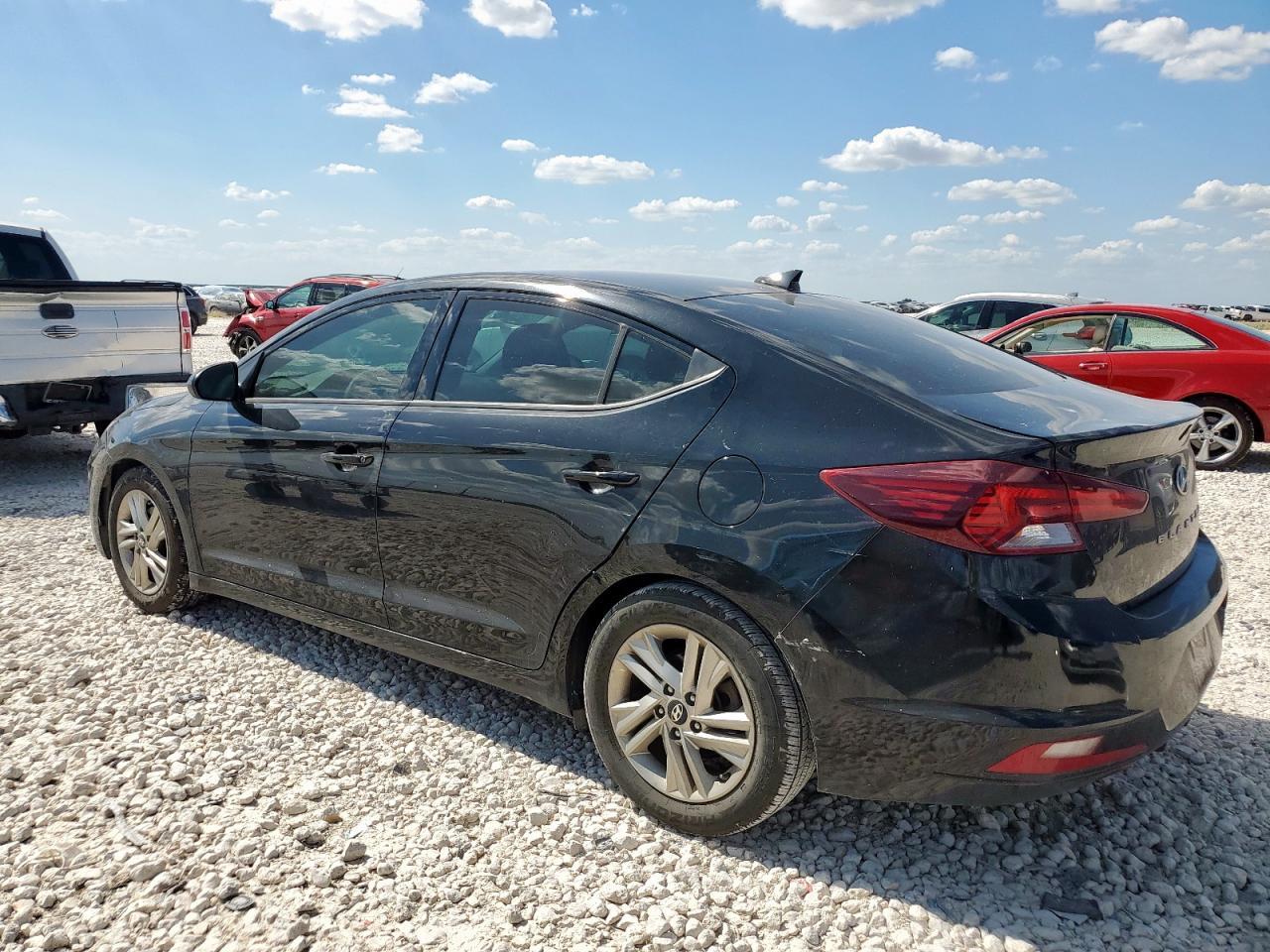 2019 Hyundai Elantra Sel - Image 2