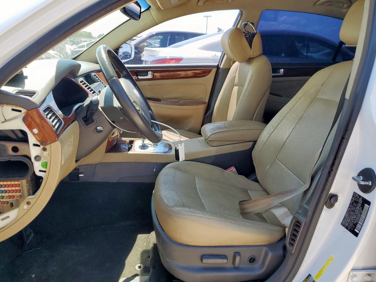 2014 Hyundai Genesis 3.8L - Фото 7