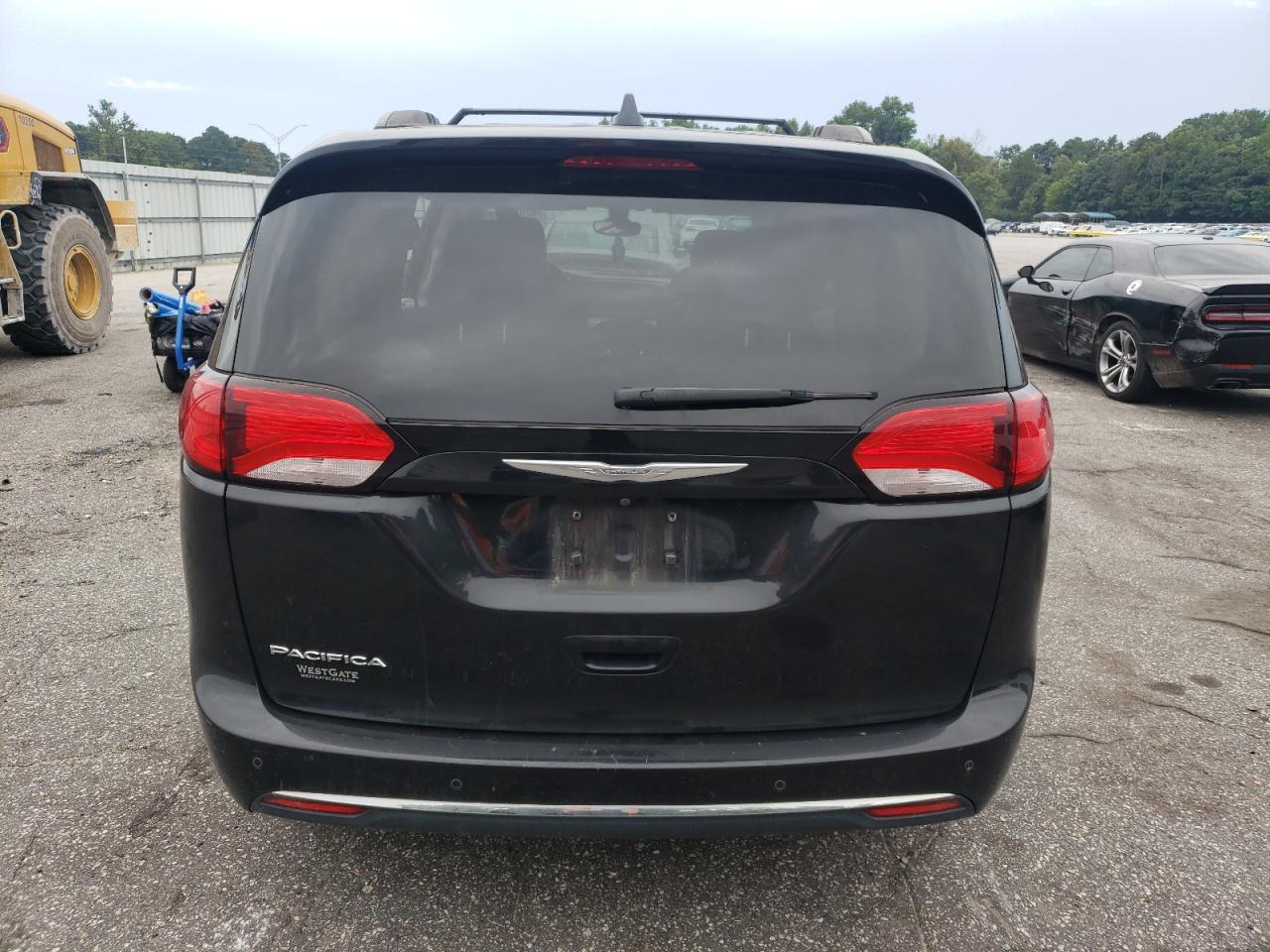 2017 Chrysler Pacifica Touring L - Фото 6