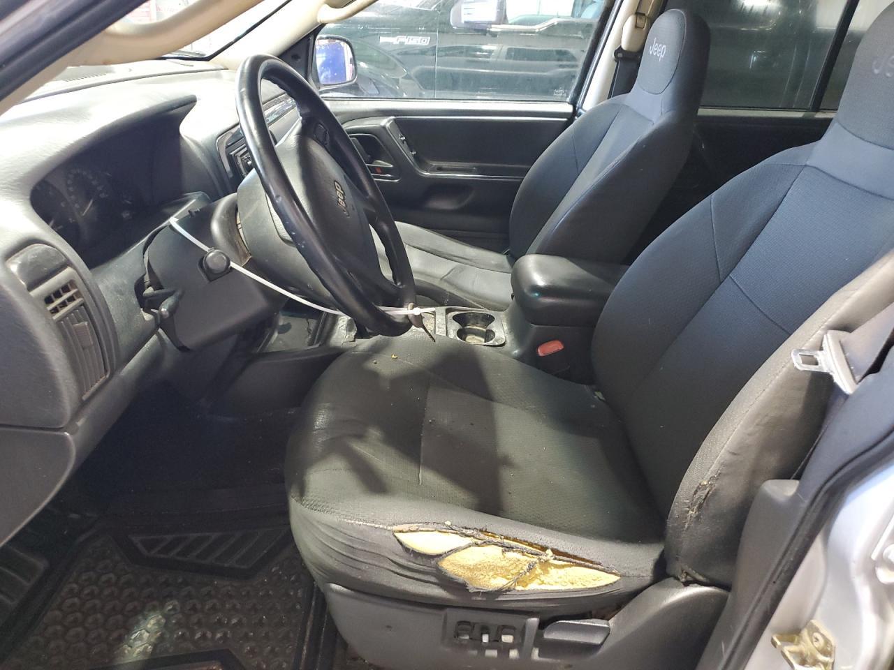 2004 Jeep Grand Cherokee Laredo - Image 7