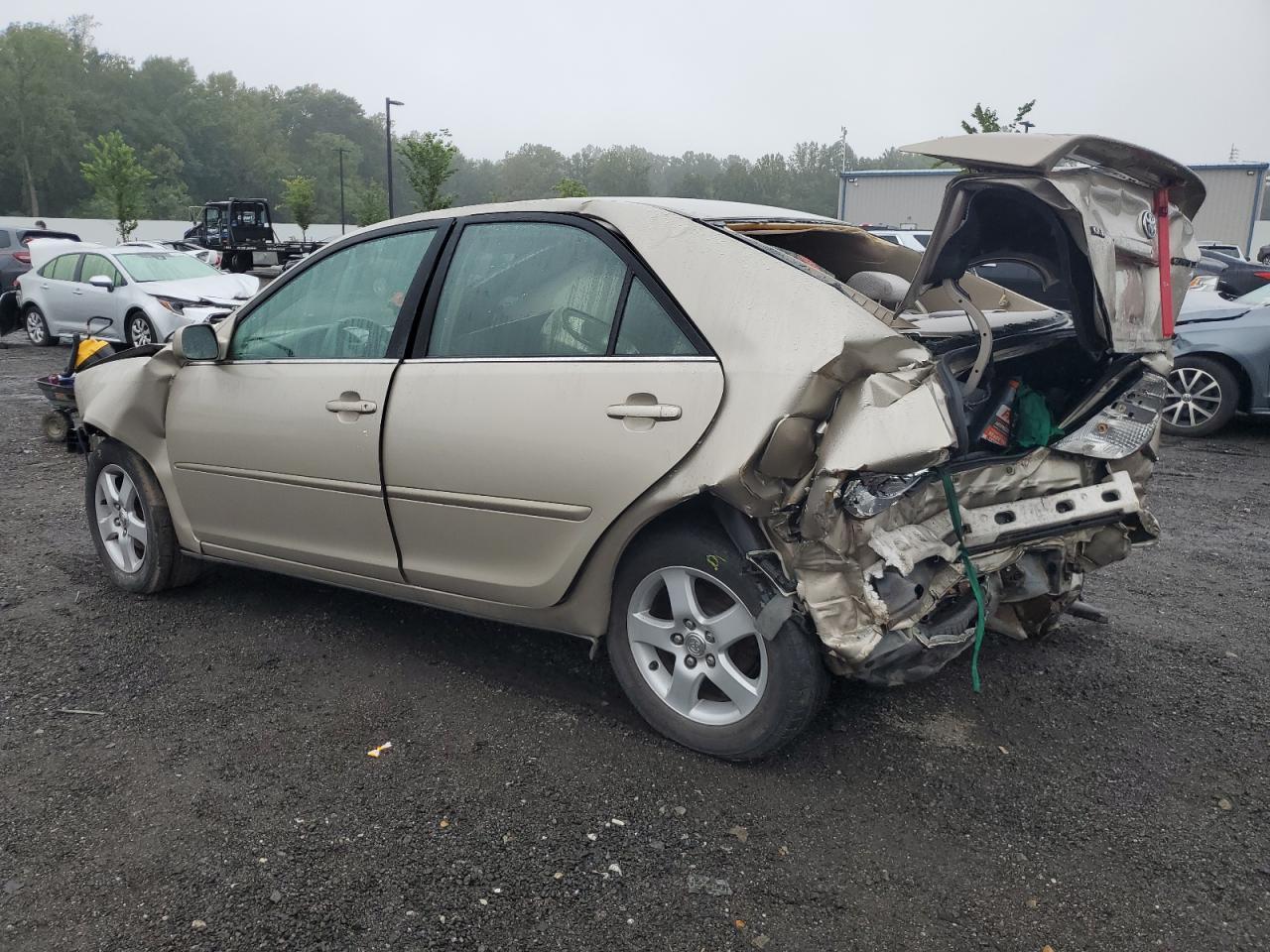 2004 Toyota Camry Le - Image 2