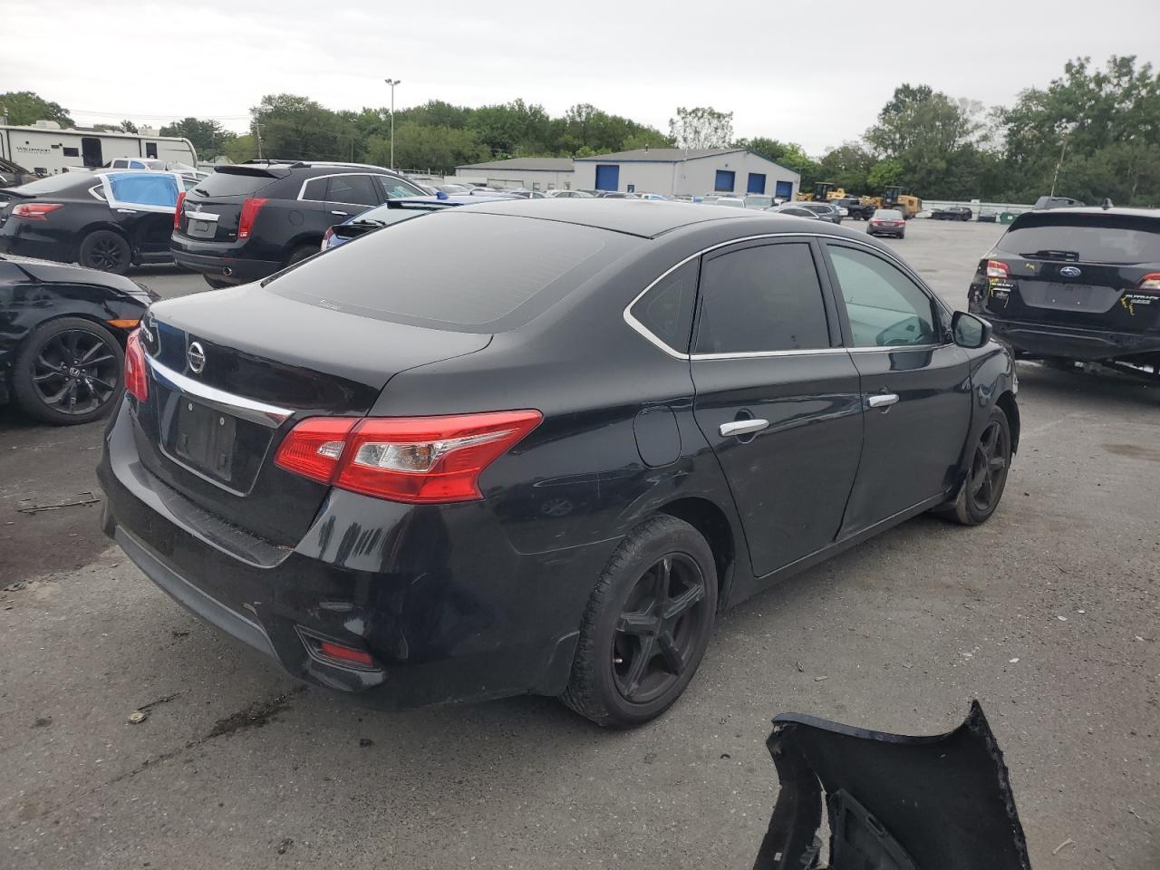 2016 Nissan Sentra S - Фото 3