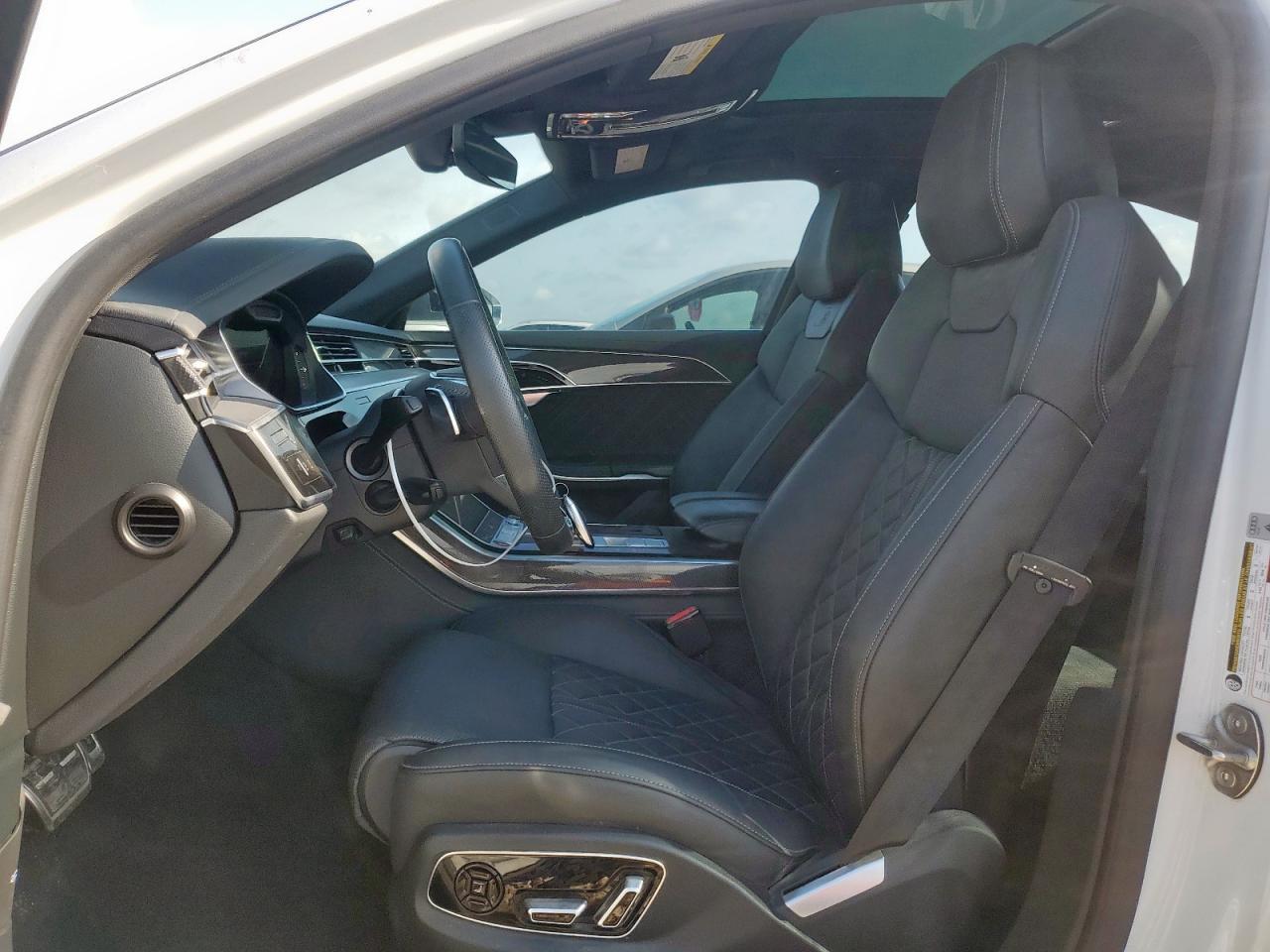 2023 Audi S8 - Image 7