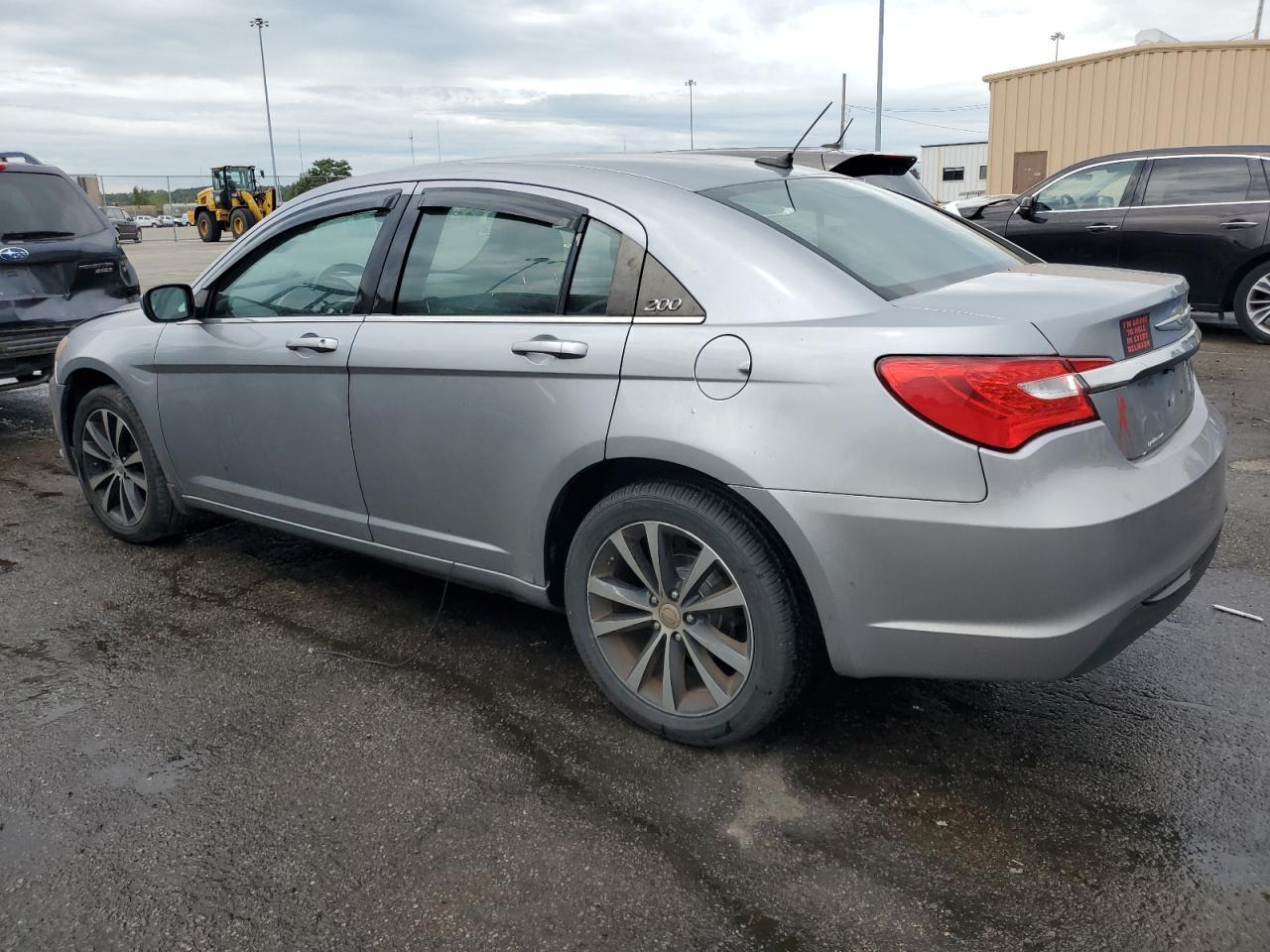 2013 Chrysler 200 Touring - Фото 2