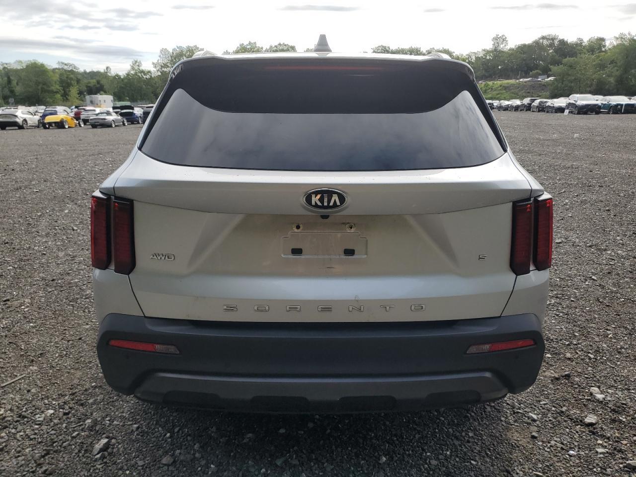 2021 Kia Sorento S - Image 6