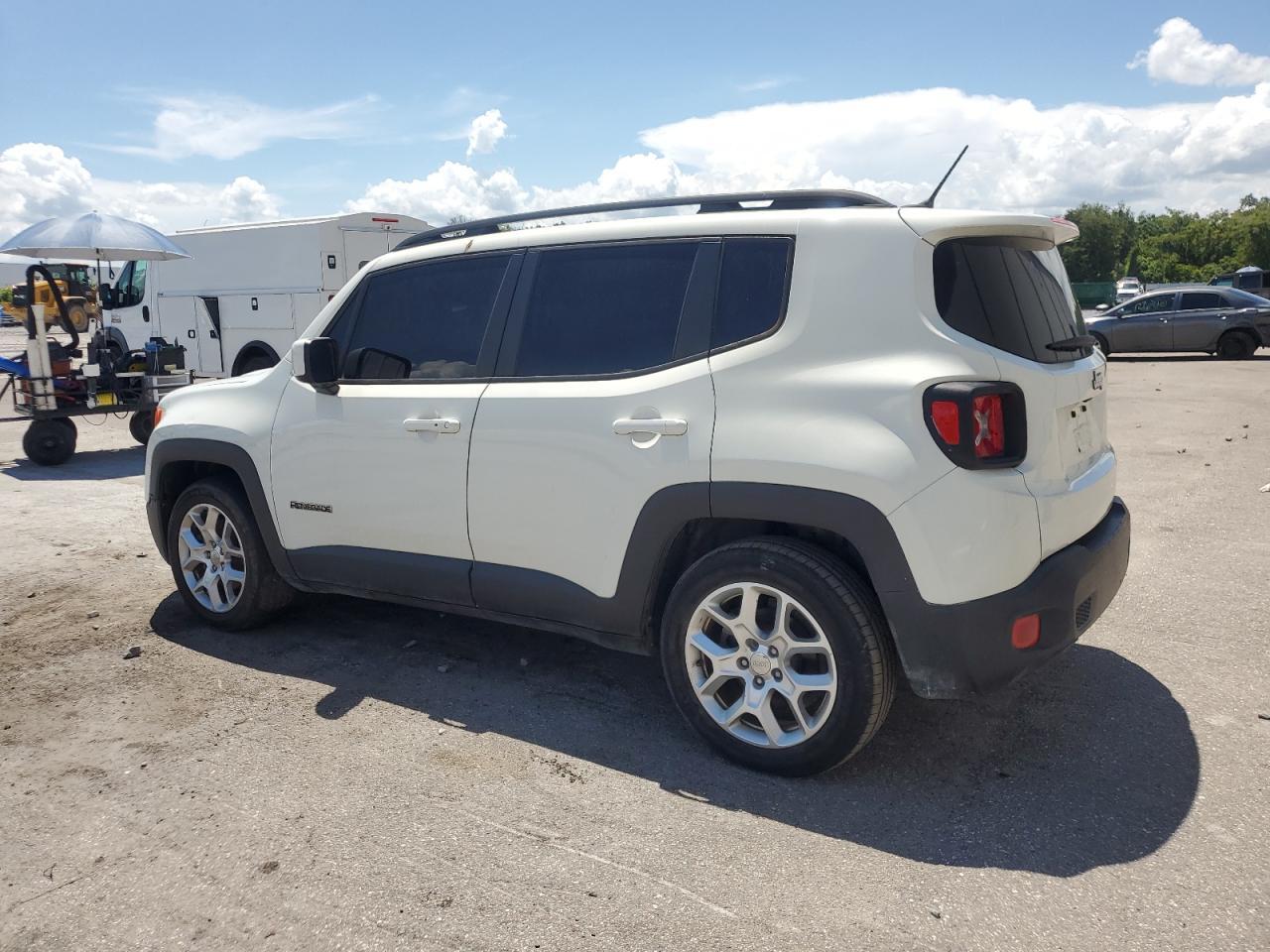 2017 Jeep Renegade Latitude - Image 2