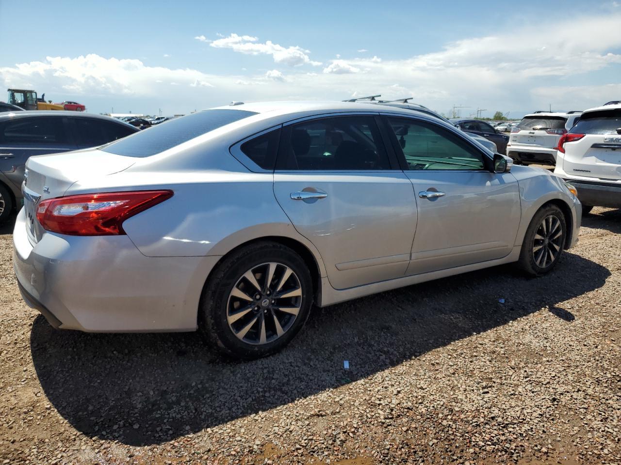 2016 Nissan Altima 2.5 - Image 3
