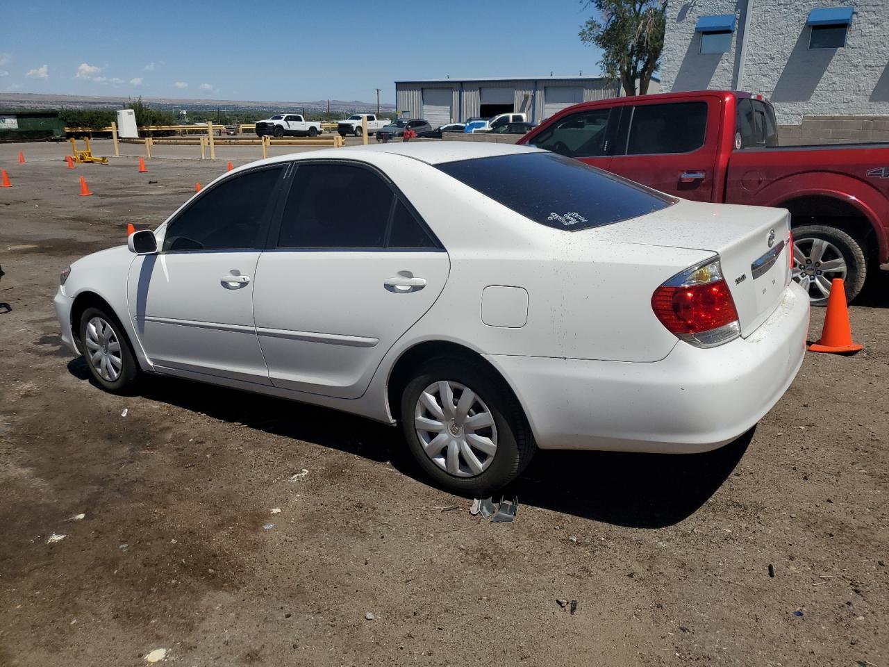 2005 Toyota Camry Le - Фото 2