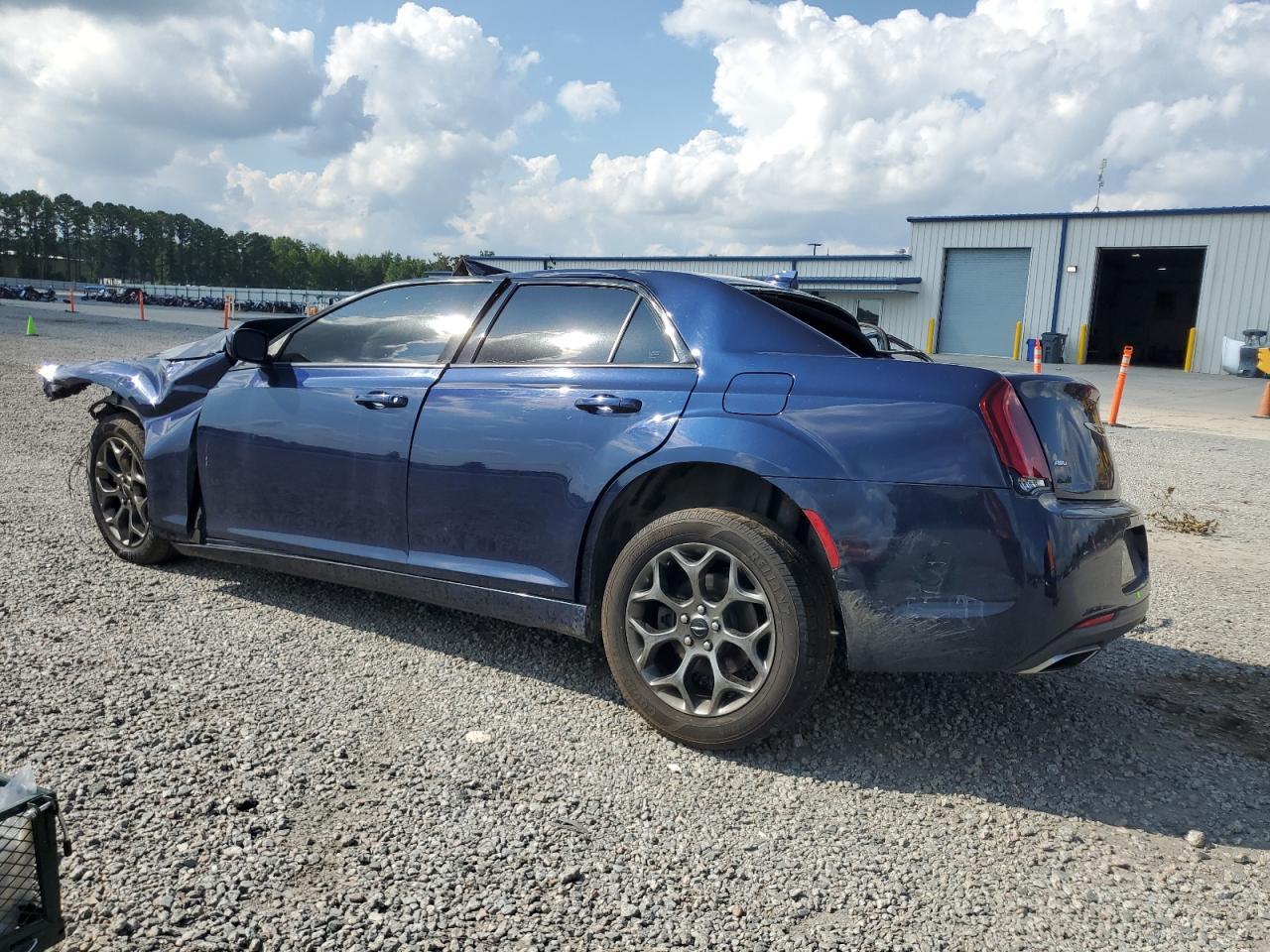 2016 Chrysler 300 S - Фото 2