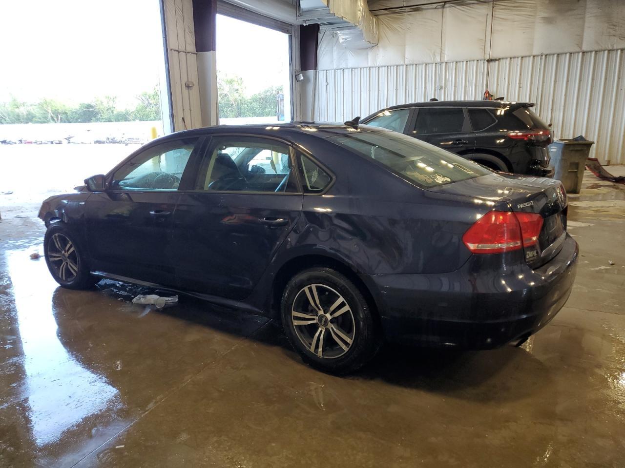 2014 Volkswagen Passat S - Фото 2