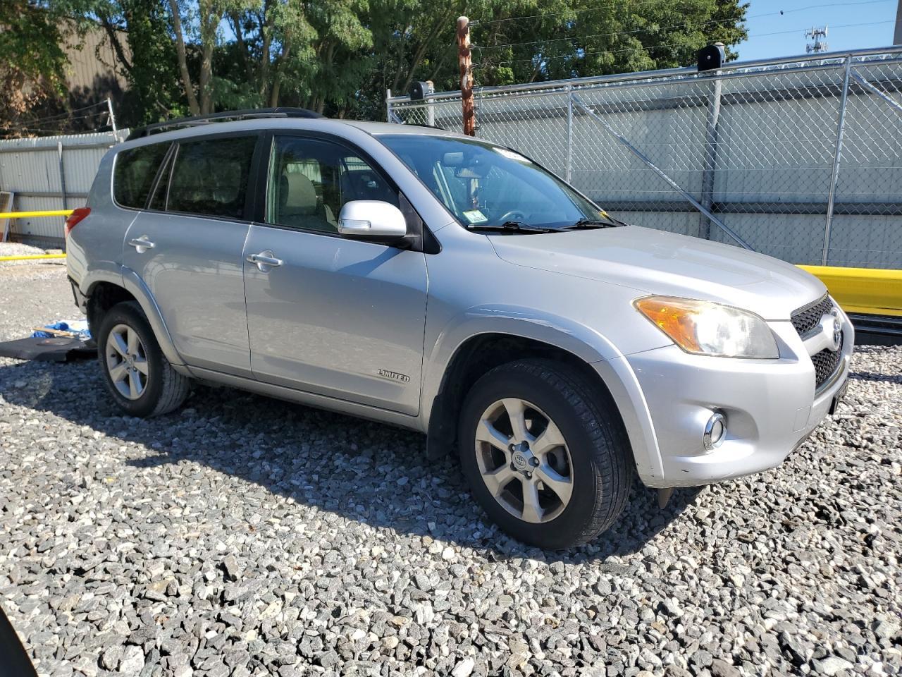 2010 Toyota Rav4 Limited - Image 4