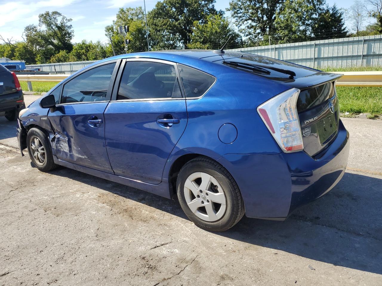 2010 Toyota Prius - Image 2