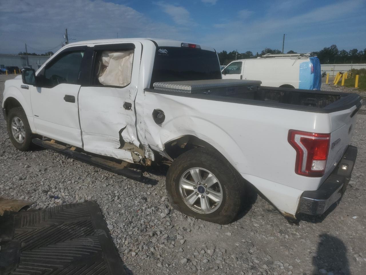 2016 Ford F150 Supercrew - Фото 2