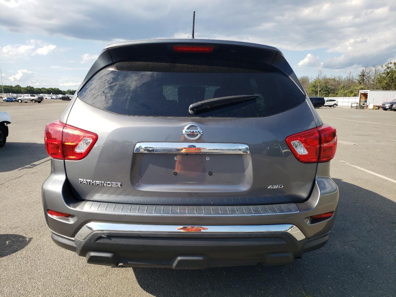 2017 Nissan Pathfinder S - Фото 6