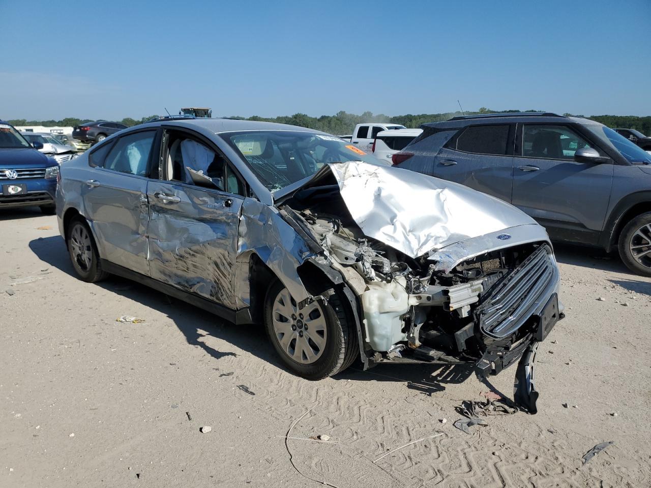 2013 Ford Fusion S - Фото 4