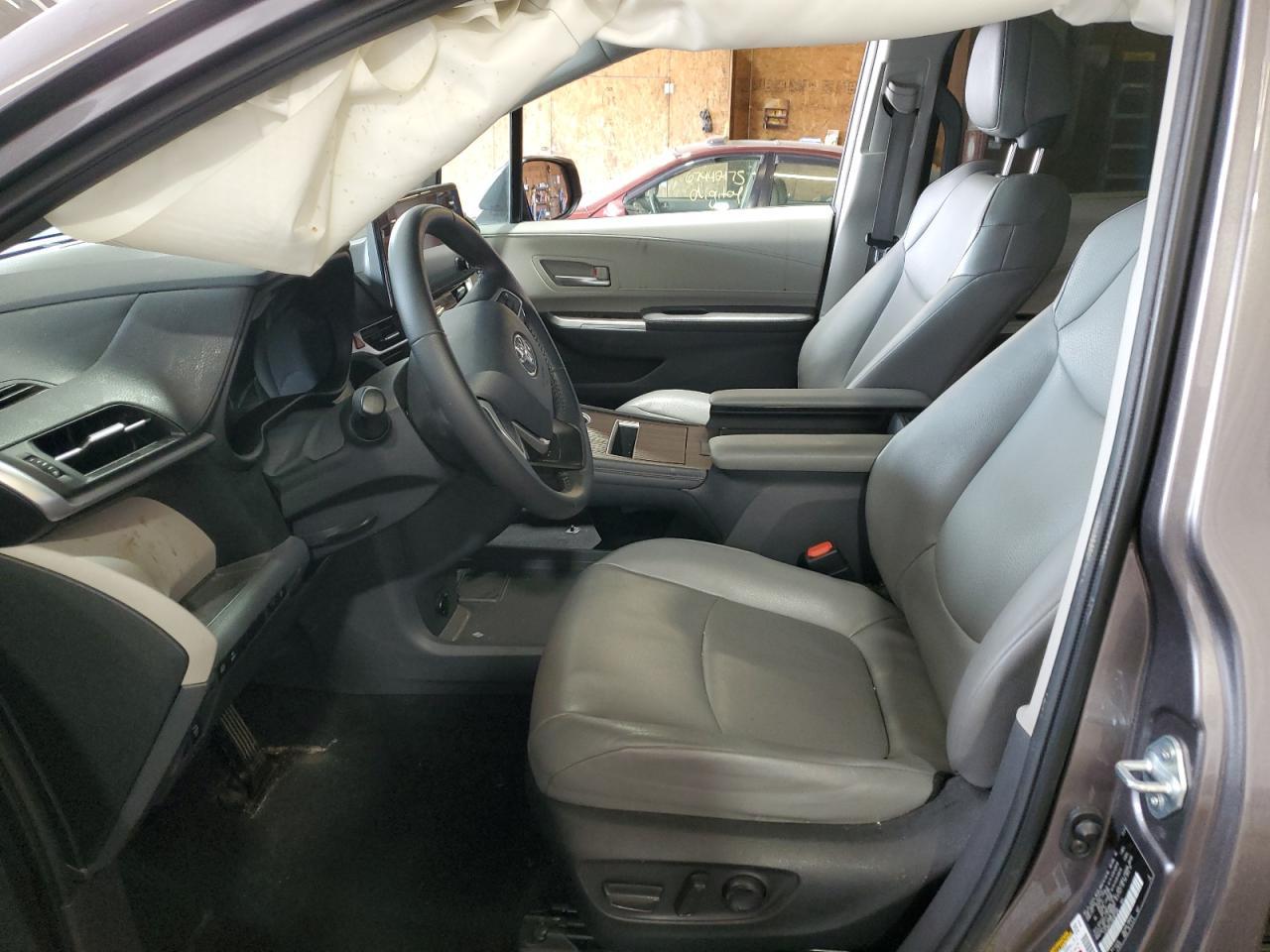 2022 Toyota Sienna Xle - Image 7