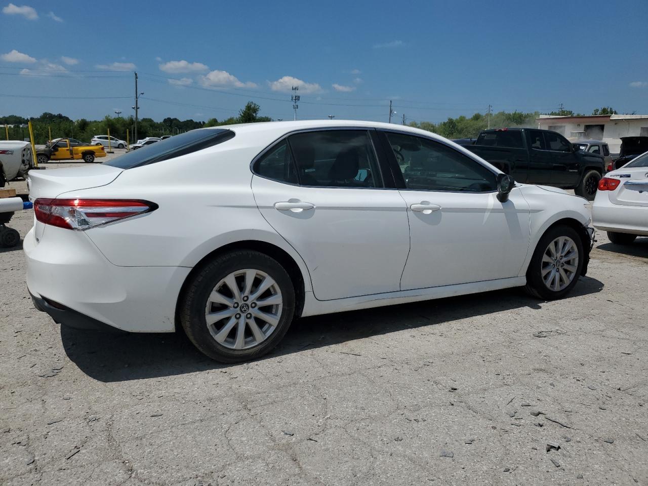 2018 Toyota Camry L - Фото 3