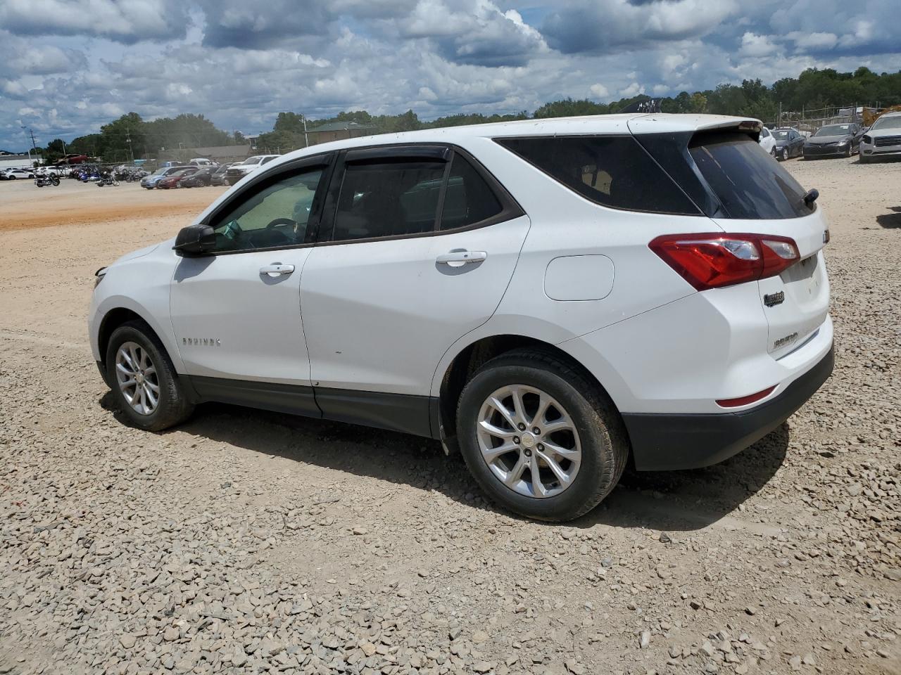 2019 Chevrolet Equinox Ls - Фото 2