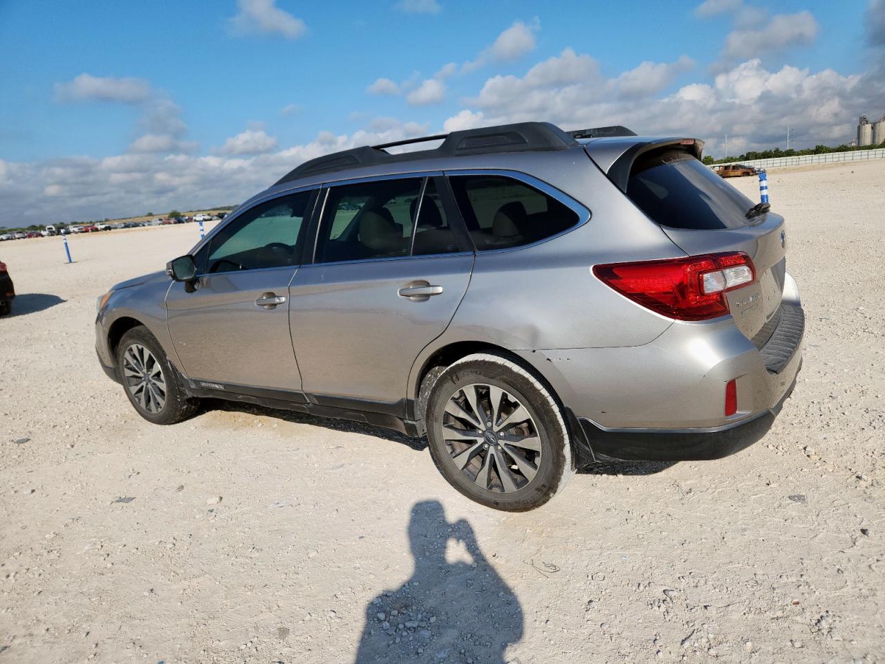 2015 Subaru Outback 2.5I Limited - Фото 2