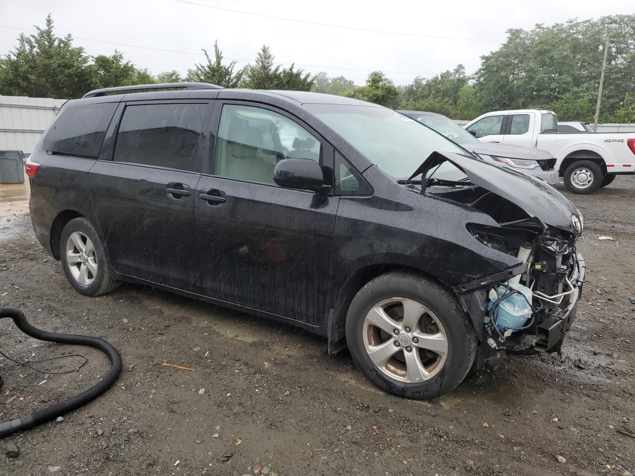 2015 Toyota Sienna Le - Фото 4