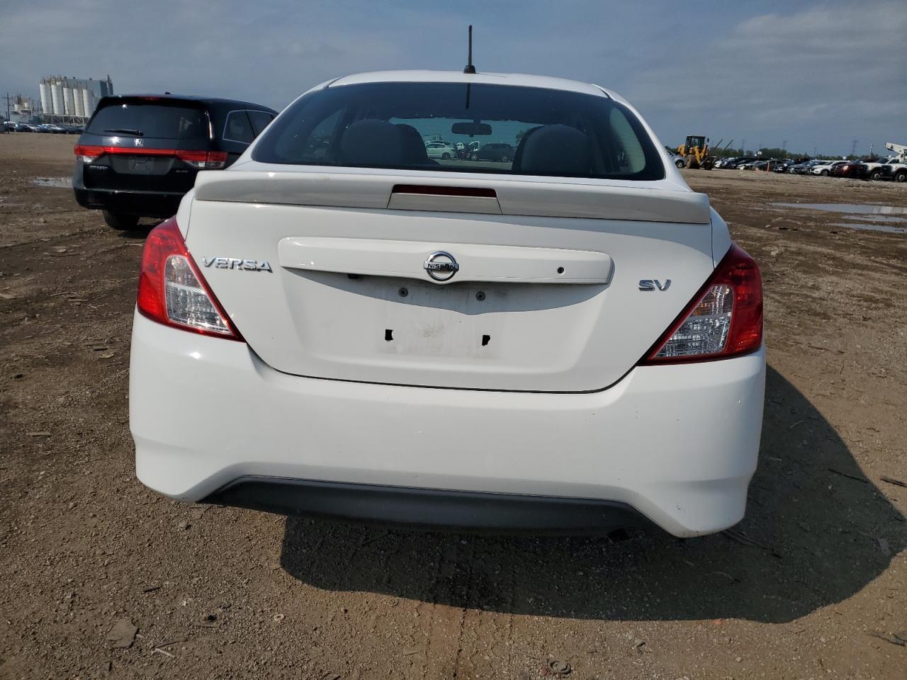 2019 Nissan Versa S - Фото 6