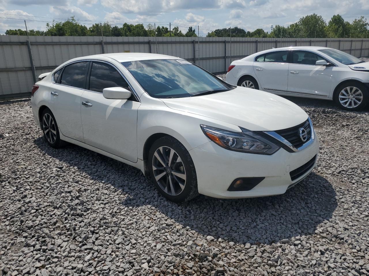 2017 Nissan Altima 2.5 - Фото 4