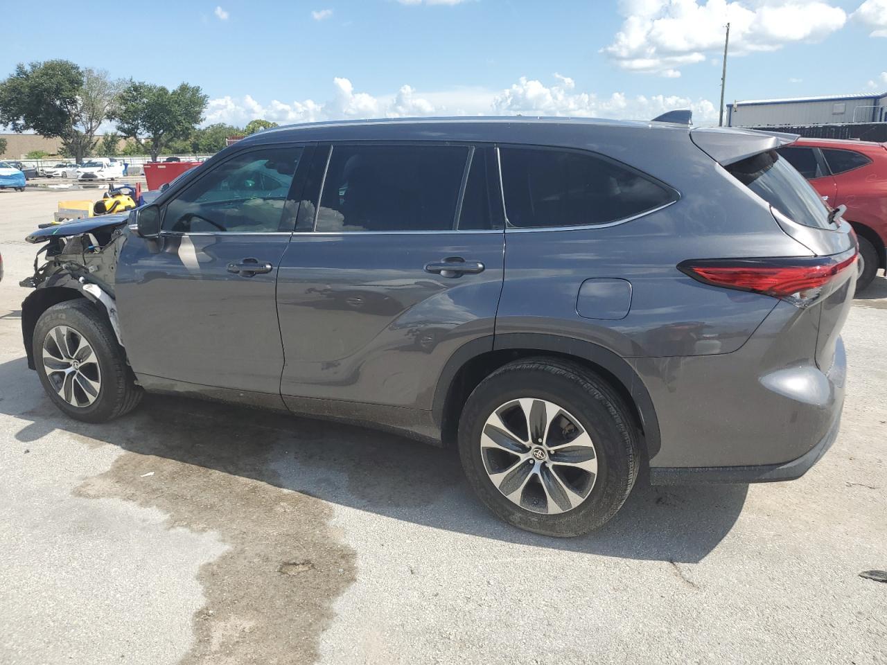 2021 Toyota Highlander Xle - Фото 2