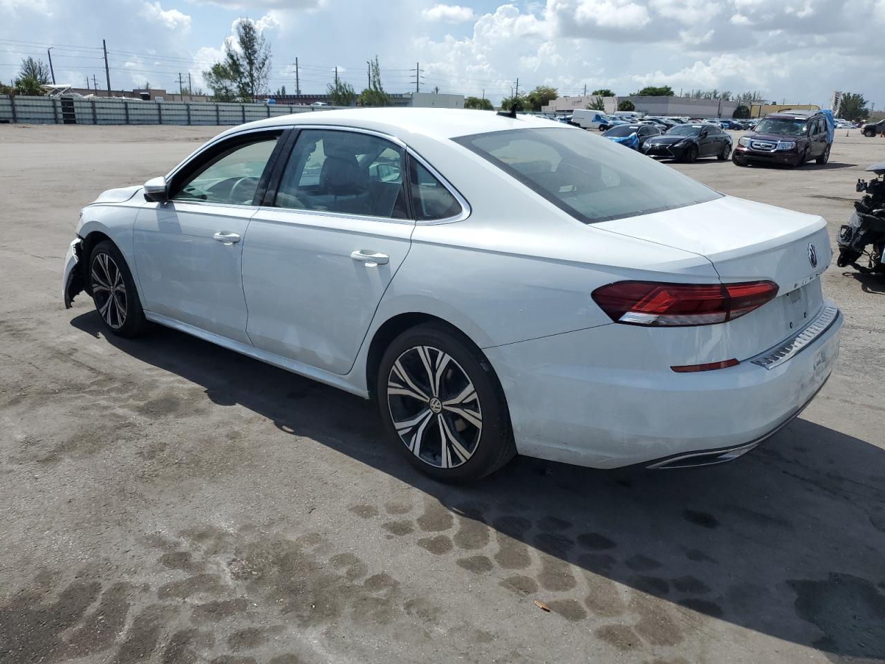 2021 Volkswagen Passat Se - Фото 2