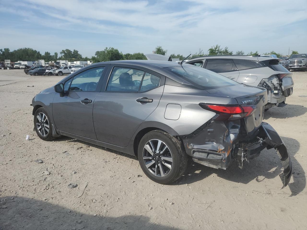 2024 Nissan Versa S - Фото 2