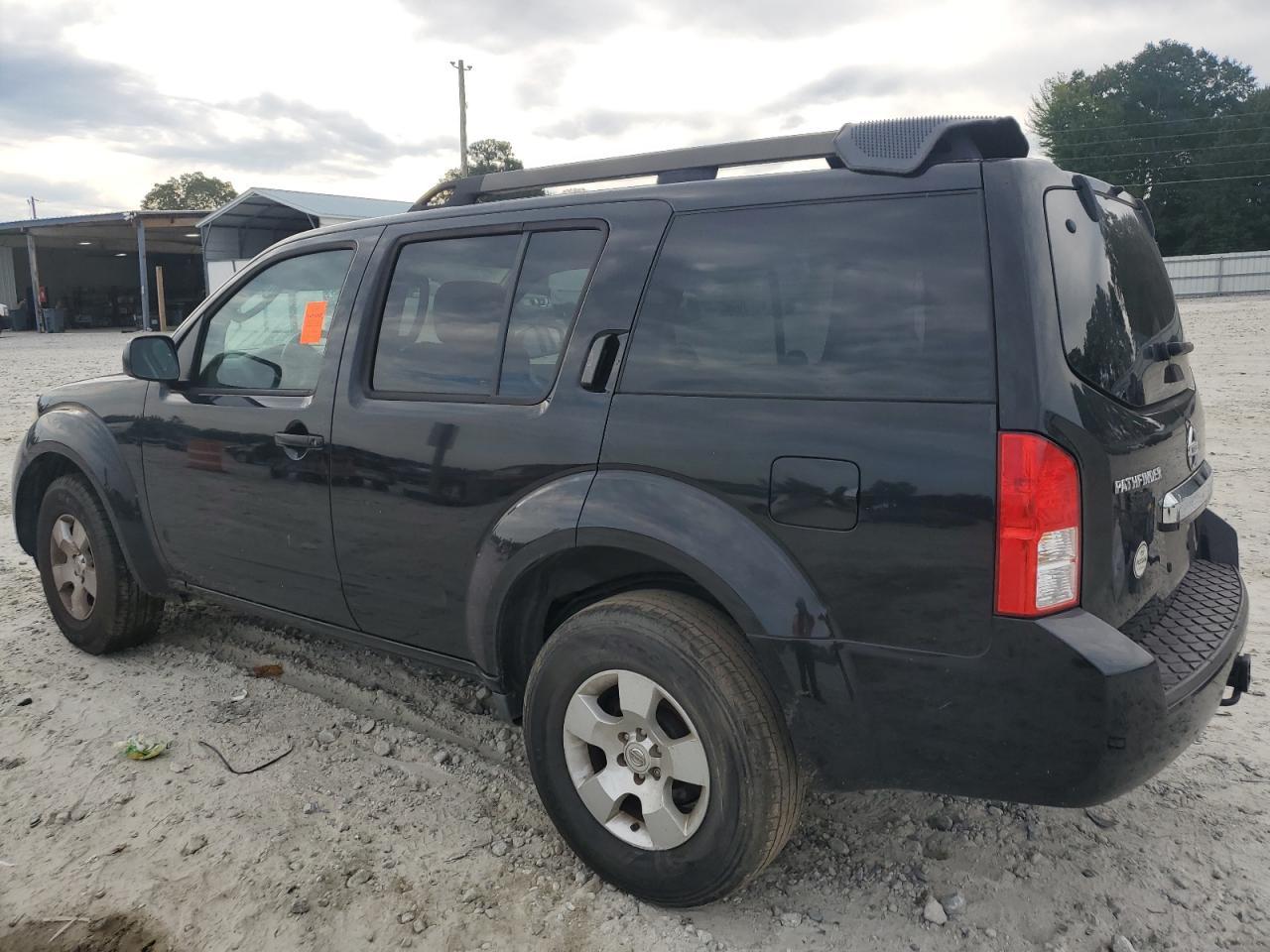 2012 Nissan Pathfinder S - Фото 2