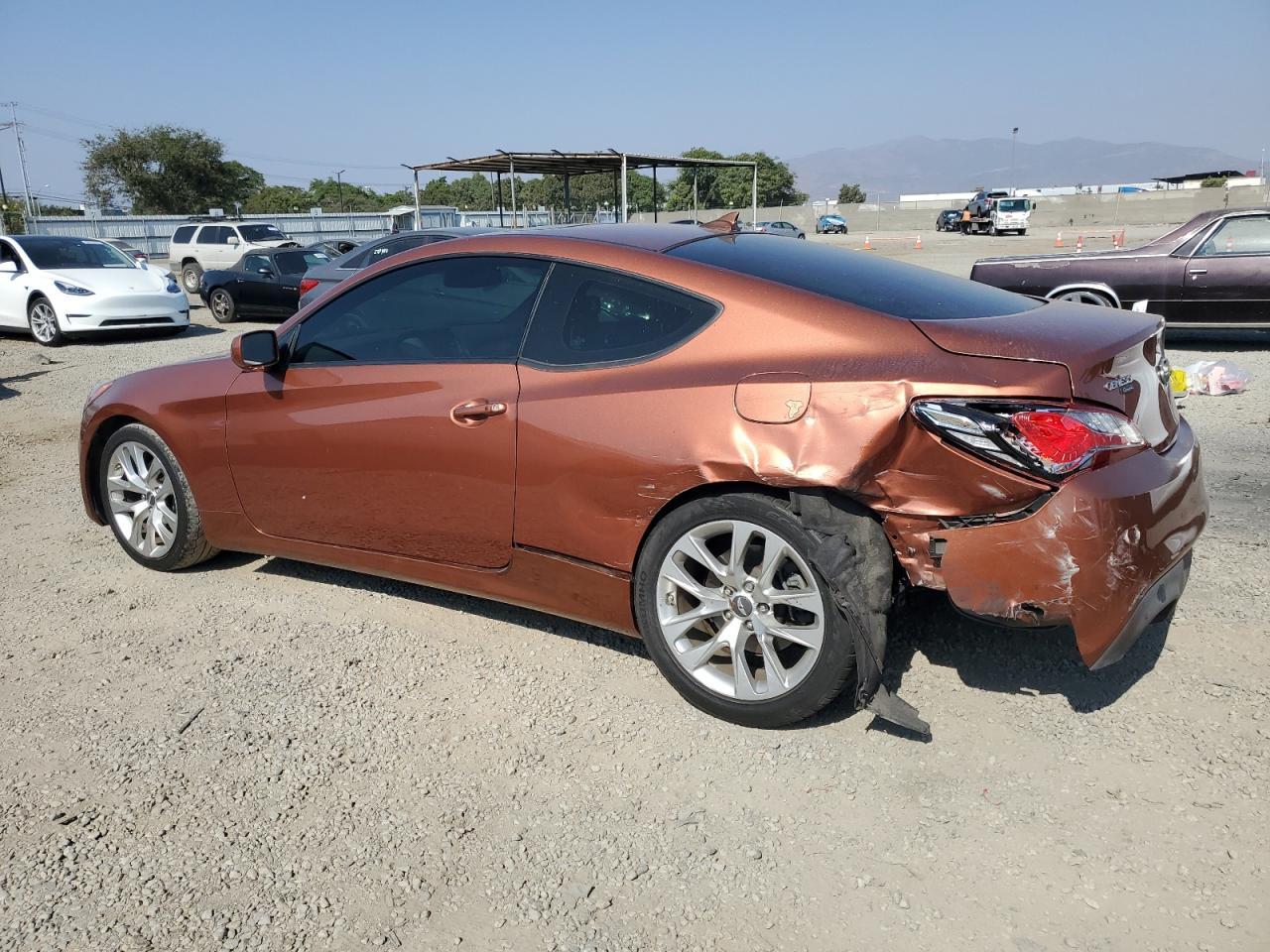 2013 Hyundai Genesis Coupe 2.0T - Фото 2