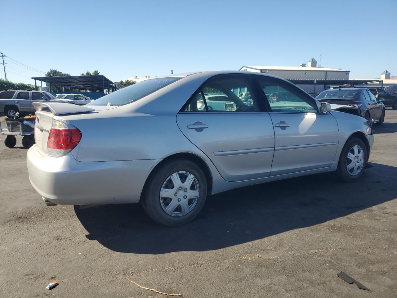 2006 Toyota Camry Le - Image 3