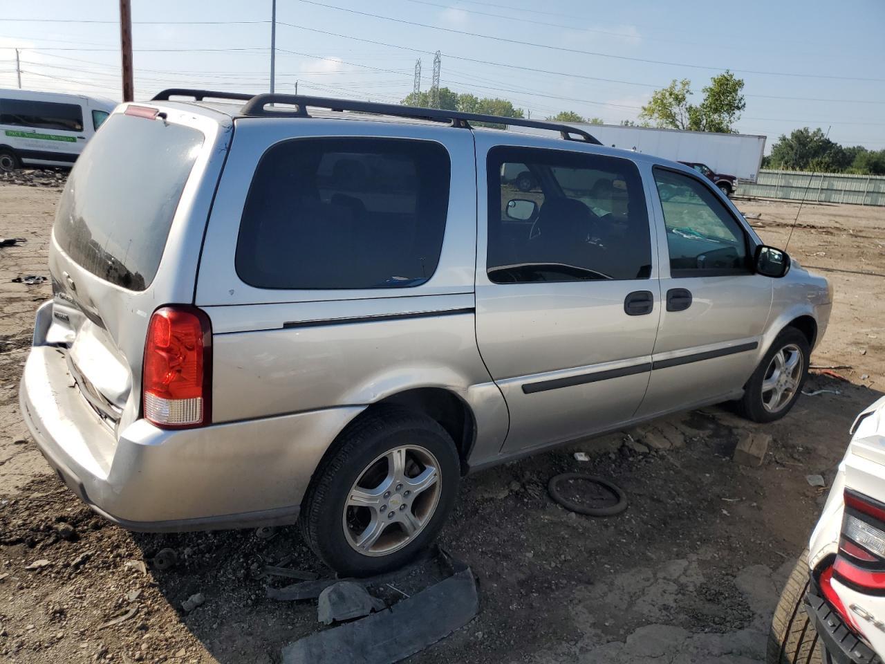 2008 Chevrolet Uplander Ls - Image 3