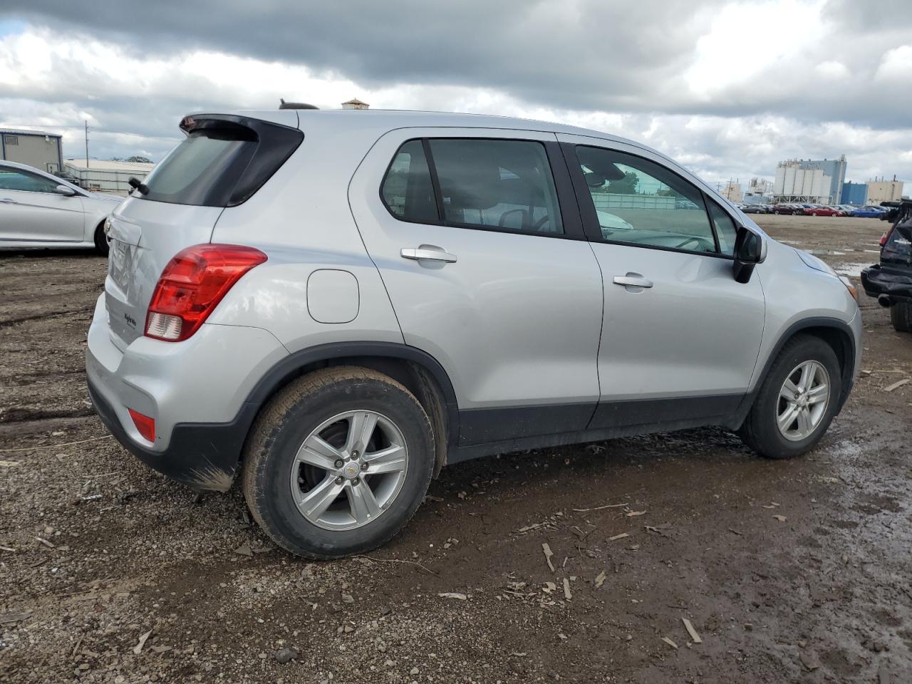 2020 Chevrolet Trax Ls - Image 3