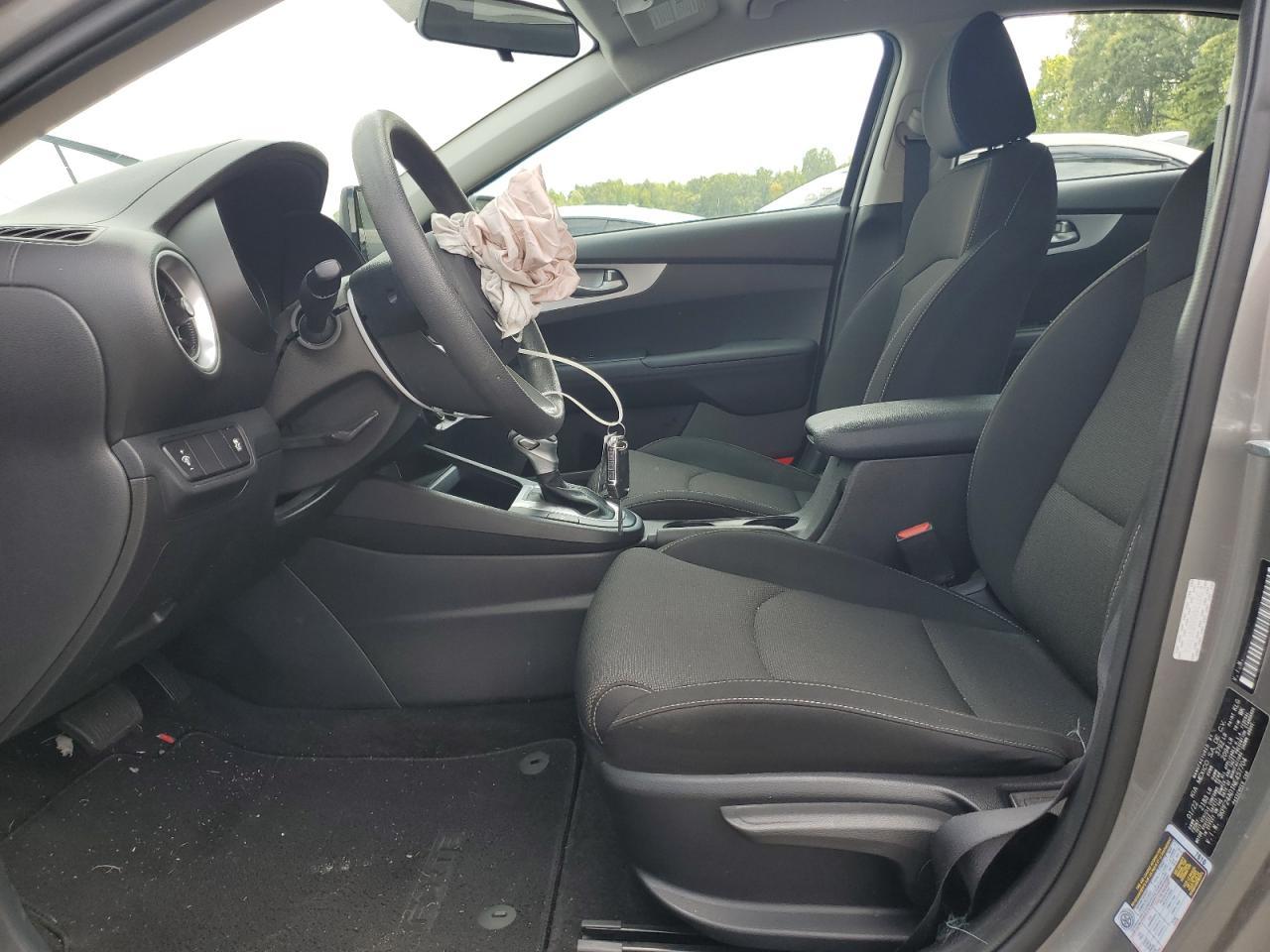 2022 Kia Forte Fe - Фото 7