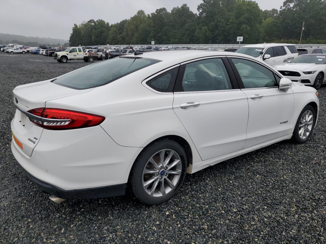 2017 Ford Fusion Se Hybrid - Image 3