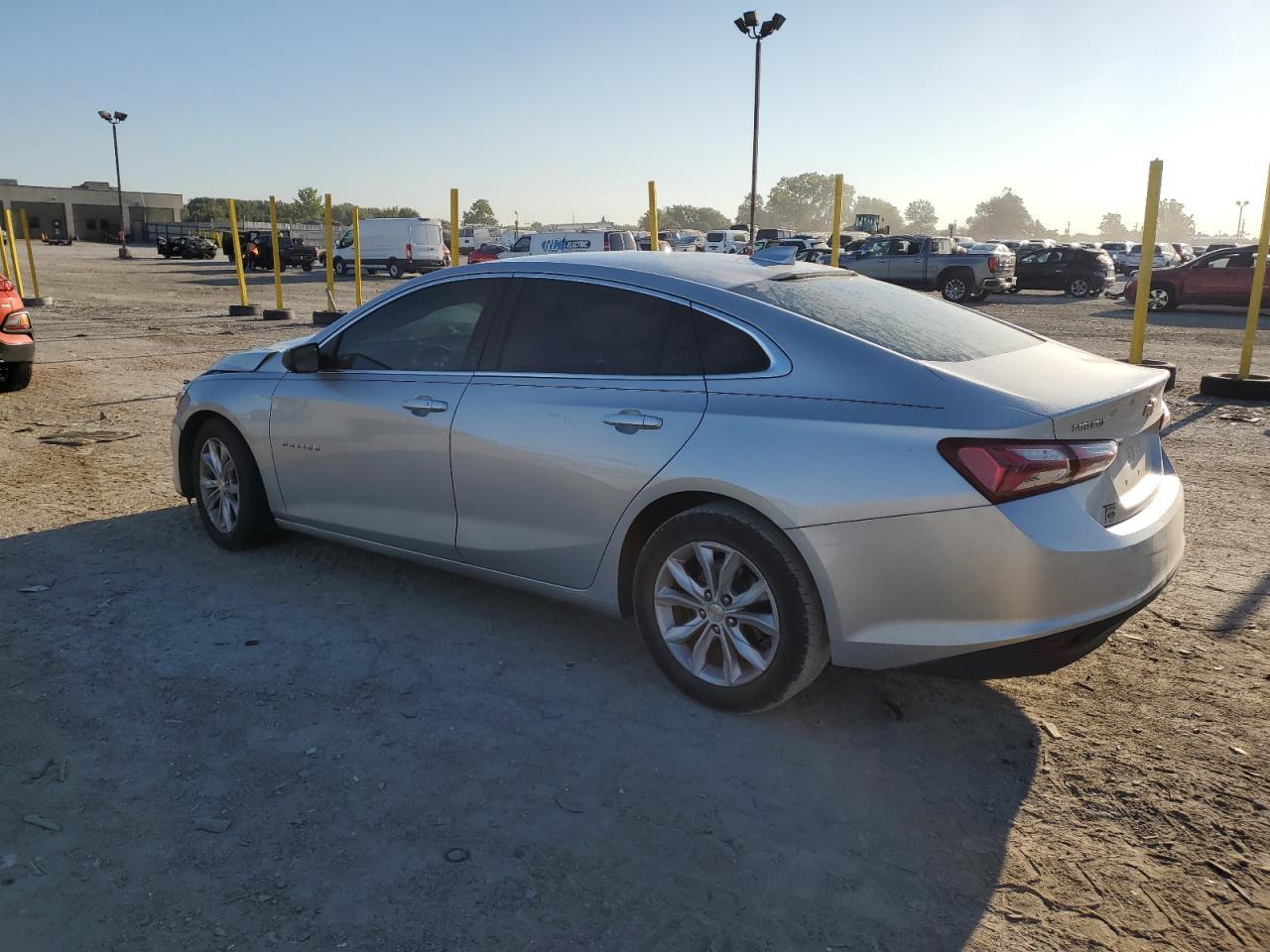 2019 Chevrolet Malibu Lt - Фото 2