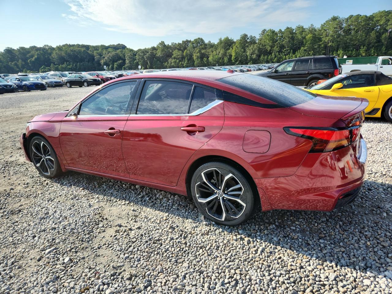 2023 Nissan Altima Sr - Фото 2
