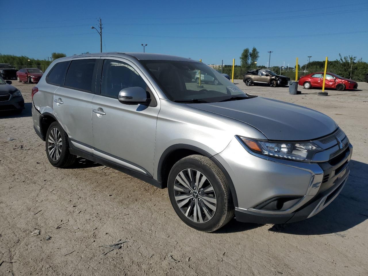 2020 Mitsubishi Outlander Se - Фото 4