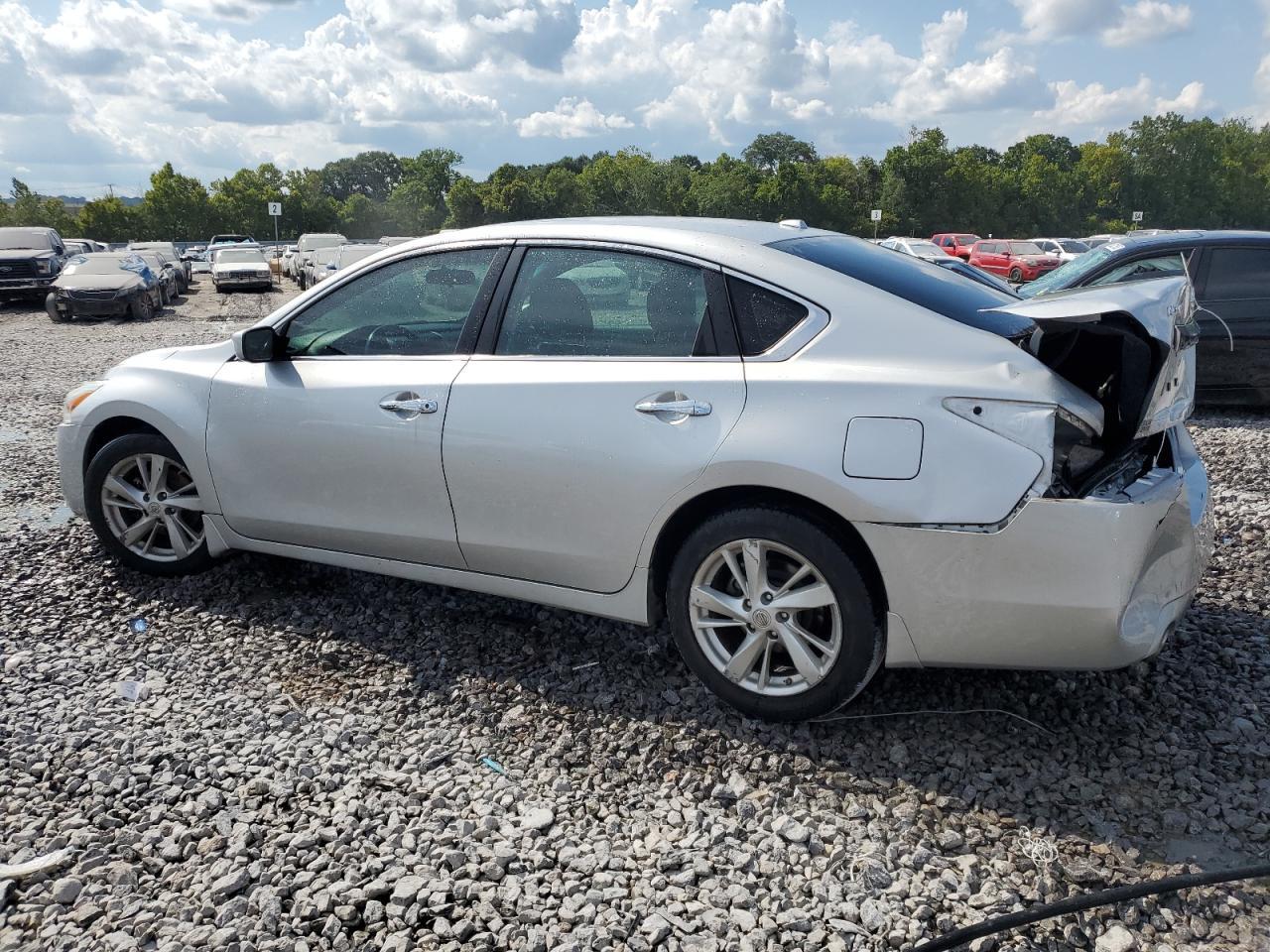 2015 Nissan Altima 2.5 - Фото 2
