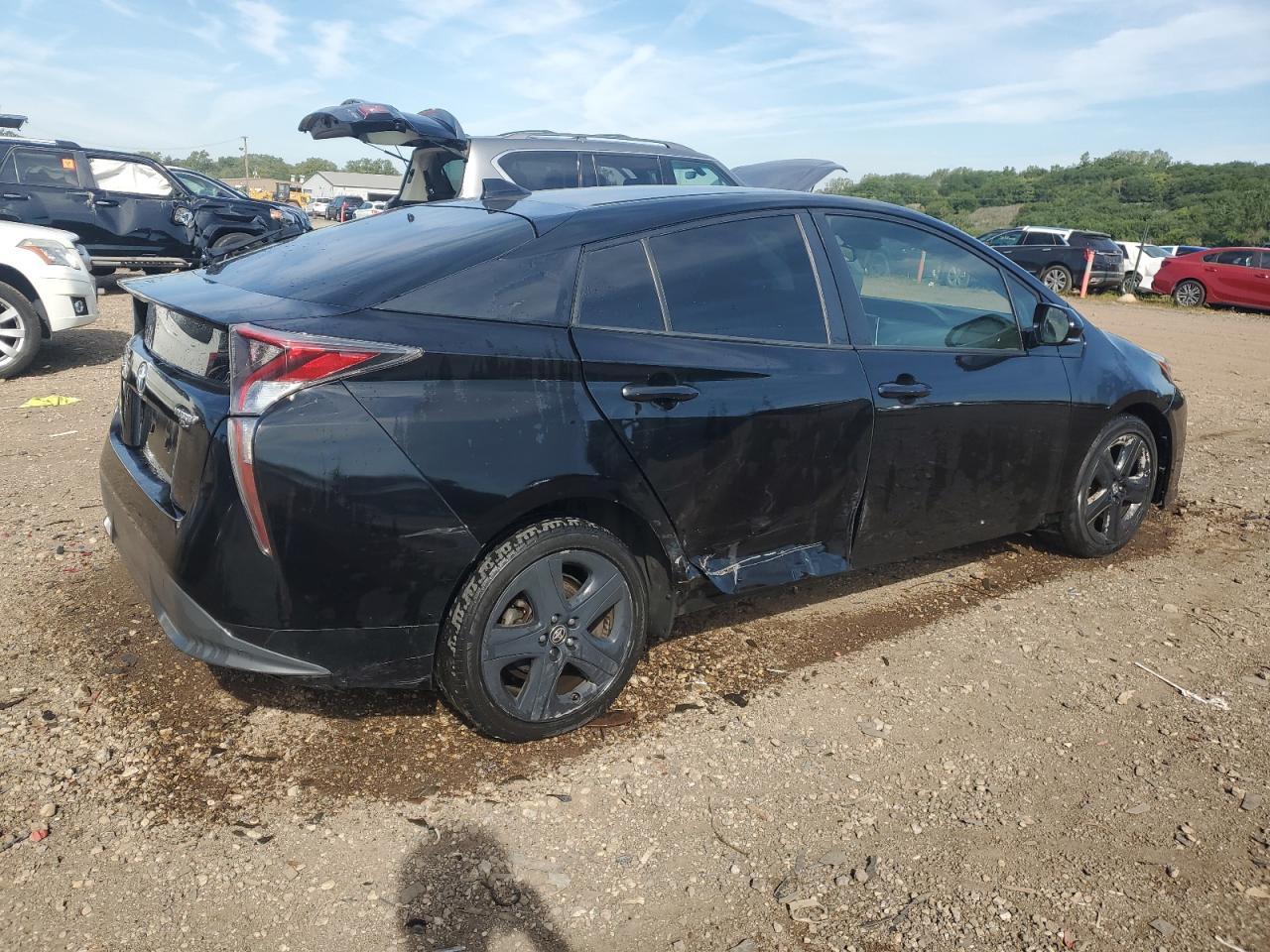 2016 Toyota Prius - Фото 3