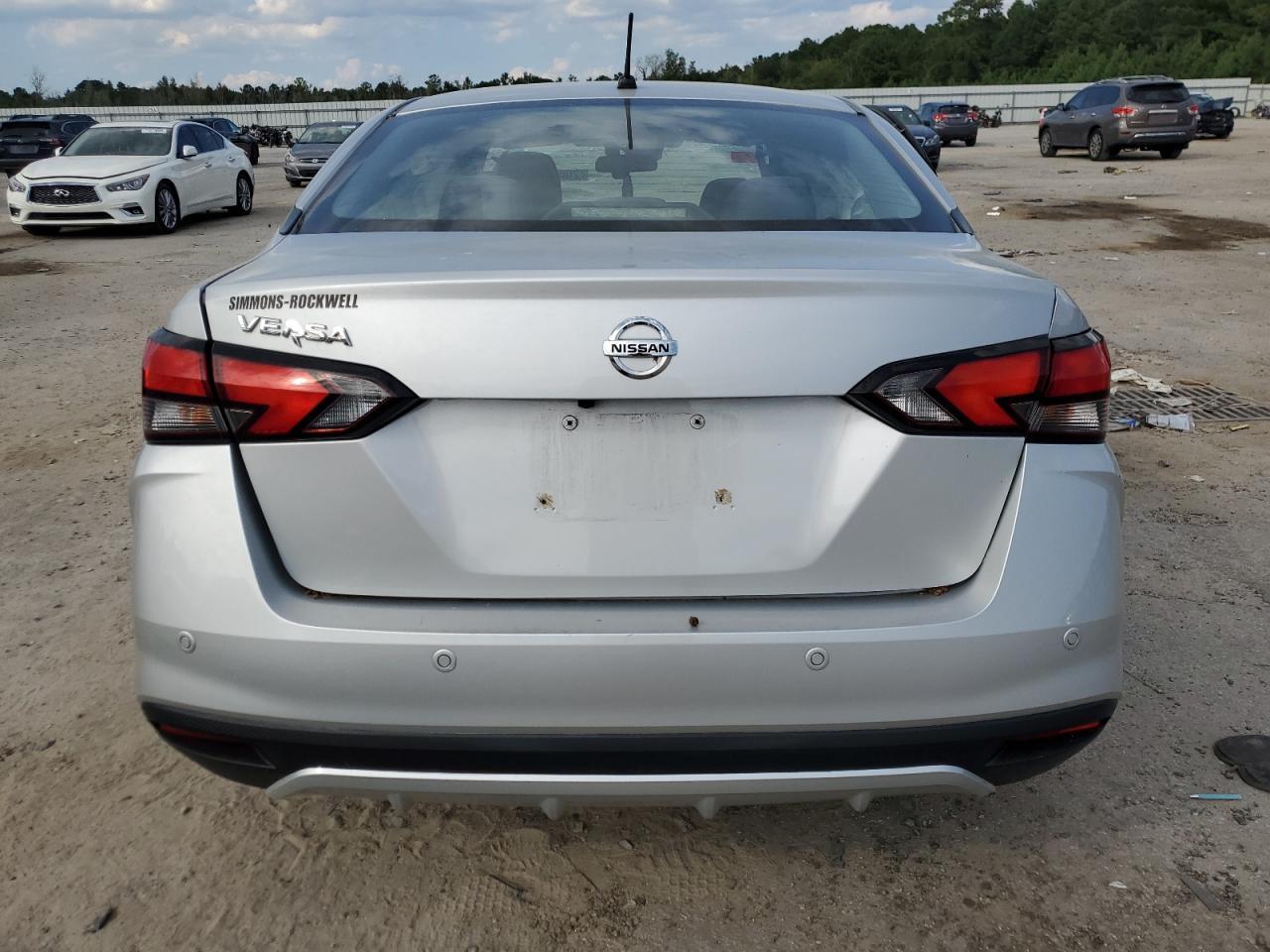 2020 Nissan Versa S - Image 6