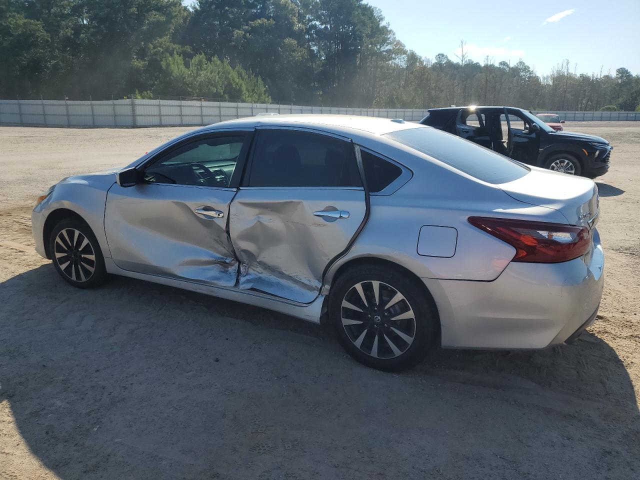 2018 Nissan Altima 2.5 - Image 2